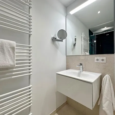 Ebbe Flut, Whg 16 Lägenhet